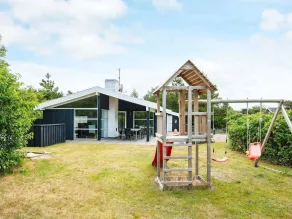 Tranquil Holiday Home in Henne Jutland With Terrace - Image 4