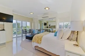 Suttons Beach Apartments - Image 2
