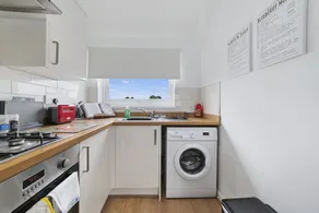 Village Cwtch Whitchurch Apartment - Image 2