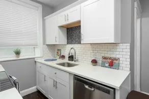 Central Garden District Getaway - Image 4