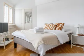 Upper floor studio with a sea view - Image 2