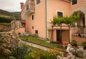 Apartment Rar - with nice garden - Image 4