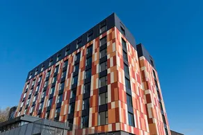 Spacious studio apartment in the heart of Oldham - Image 4