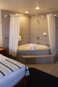 Rodeway Inn Near Downtown Monterey - Image 4