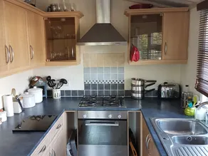 Quaint Holiday Home in Hastings With Patio - Image 2