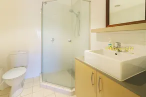 Serenity 3 Bedroom Holiday Apartment - Image 2