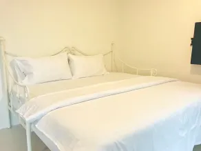 The Village Bed and Breakfast - Image 3