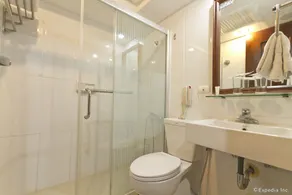 Wellcome Hotel - Image 3