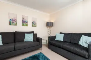 Duloch Apartments - Image 2