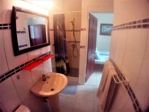 Mikes Holiday Apartments - Image 2