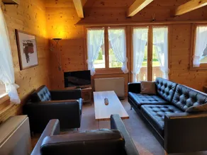 Reseda Lenk in Lenk With 2 Bedrooms and 3 Bathrooms - Image 2