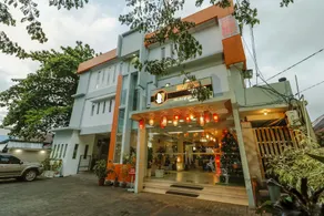 RedDoorz near Manado Town Square - Image 5