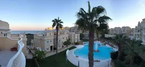 Spacieux appartement entièrement équipé avec piscine, internet haut débit et terrasse | Vue mer | À côté de la plage - Image 5