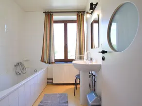 Two Homes in one Location, Ideal for Larger Groups who Want a lot of Space - Image 4