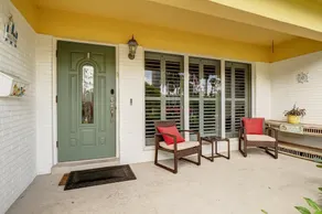 Renovated Quiet All King Bed Suites - Image 4
