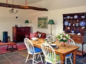 Ginny's Barn - Image 4