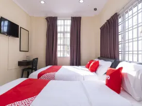 Hazris Hotel by OYO Rooms - Image 2