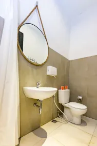 D’gobers Hostel - Image 2