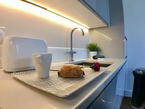 Luxurious Shelley House Apartment - Image 4
