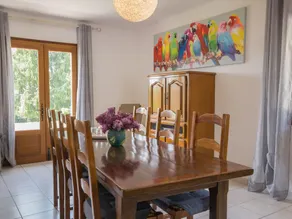 Elegant Holiday Home with Barbecue, Garden, Garden Furniture - Image 2