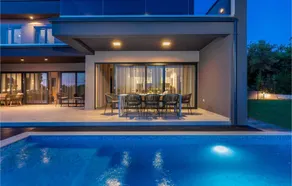 Beautiful Home in Koromacno With Wifi, Heated Swimming Pool and 6 Bedrooms - Image 2