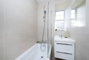 Incredibly Central Neat 2BR Flat! - Image 4