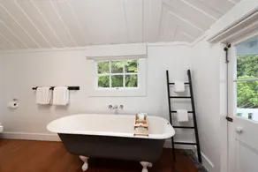 The Old Oak Boutique Hotel - Image 5