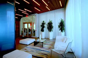 Hallandale Suites by 1stHomeRent - Image 2