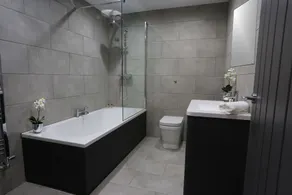 The Rock Hotel - Image 2