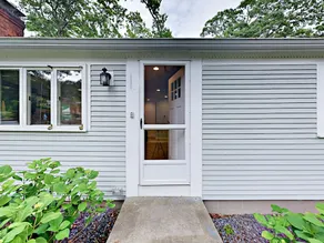 Near Coast & Bay - 3br W/ Fire Pit 3 Bedroom Home - Image 5