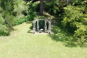Chateau de Jalnay - Image 2