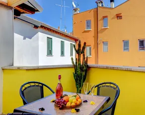 Desenzanoloft: The Queen of Sirmione - Image 3
