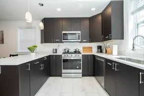 Modern Colonial 3BR/2BA House | 5m to DC & DCA, by CozySuites - Image 5