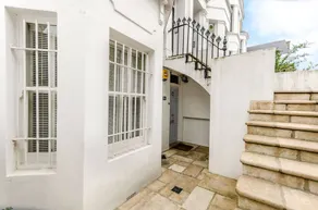 2 Bedroom Chelsea Flat By Thames - Image 3