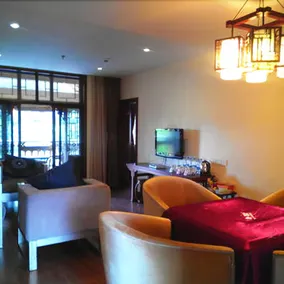 Hexiang Bieyuan Holiday Hotel - Image 4
