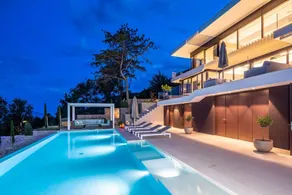 Villa Aura Caesar 5 Bedroom villa Ultra modern and luxurious Stunning sea and town views - Image 4