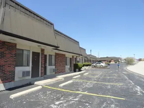 Relax Inn Warrenton - Image 5