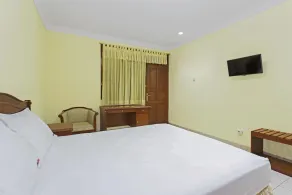 RedDoorz Near Ciputra World Kuningan - Image 2