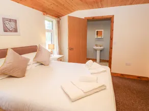 Essex Lodge - Image 3