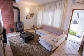 House Kraj - Image 3