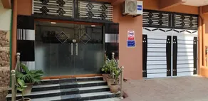 Hotel Paradise Lounge - Image 3