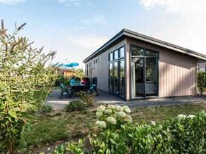 Modern, light chalet with WiFi, in a water-rich area - Image 2