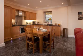 Cherry Blossom Cottage - Image 3