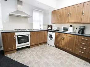 Sunshine Apartment - Image 4