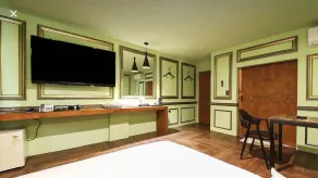 Hotel Bath - Image 3