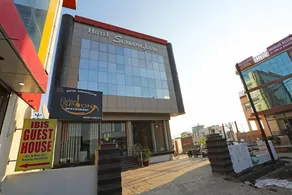 Hotel Sumanglam by OYO Rooms - Image 3