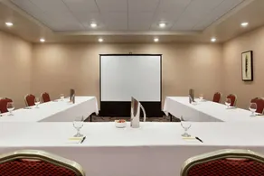 The Landing Hotel & Conference Centre - Image 5