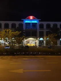 Regal Court Hotel - Image 4