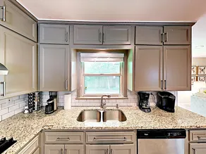 3br/2ba Remodeled Rosedale House 3 Bedroom Home - Image 2