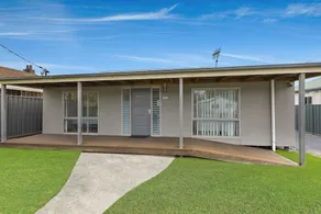 Oakland Cottage - Image 2